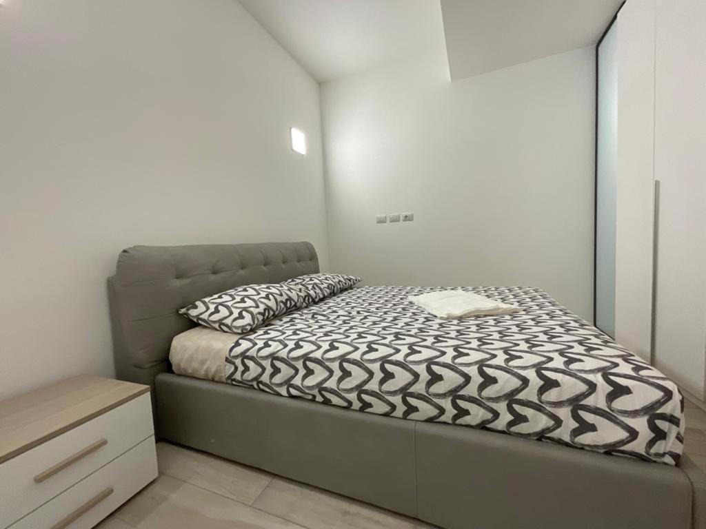 Milan New Apartments In Central Esterno foto